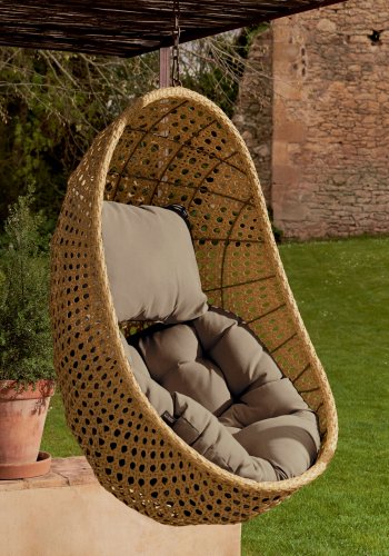 KAVE HOME Cira hengestol, med puter - naturlig polyrotting og rotting