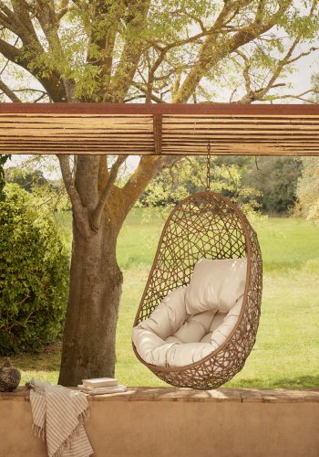 KAVE HOME Florina hengestol, med puter - polyester og brun polyrattan