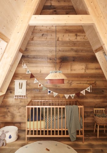 KAVE HOME Shantal sprinkelseng i heltre ask i naturlig utfrelse, 60 x 120 cm