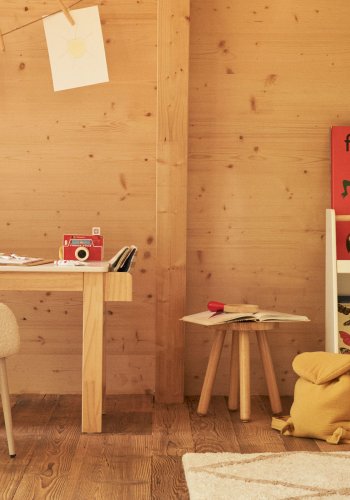 KAVE HOME Serwa barnebokhylle, m. 3 rom - hvit MDF og natur furu