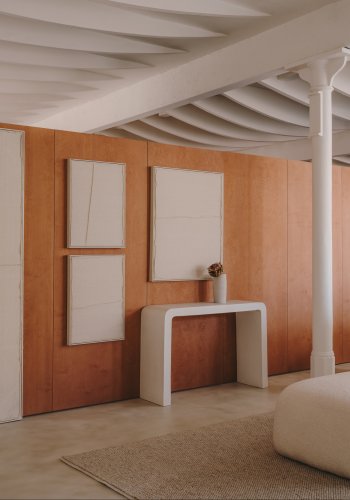 KAVE HOME Maha hvit veggteppe med vertikal linje 52 x 72 cm