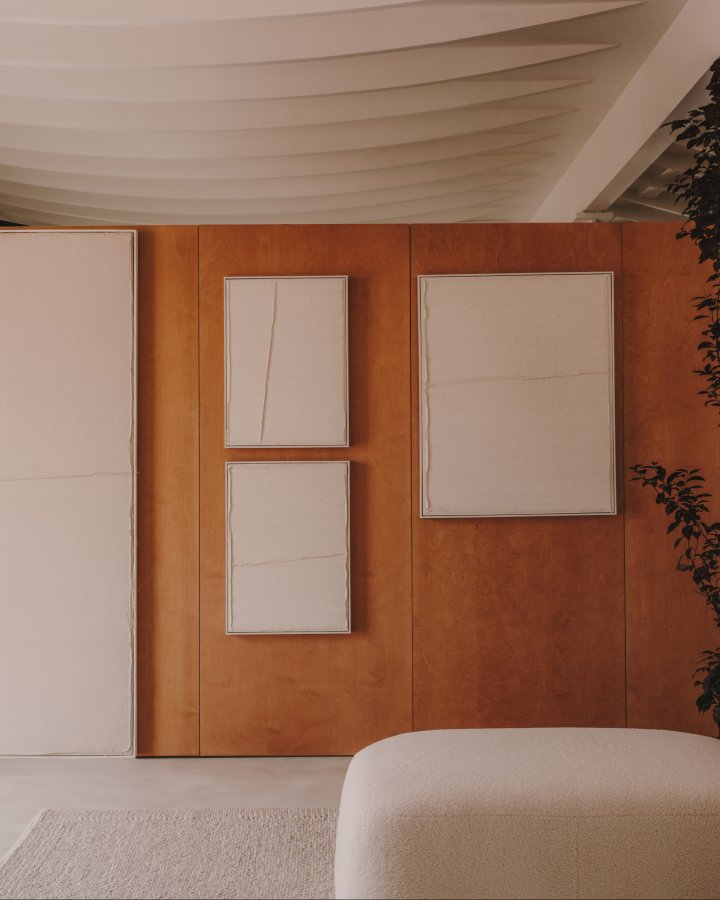 KAVE HOME Maha hvit veggteppe med horisontal linje 82 x 102 cm