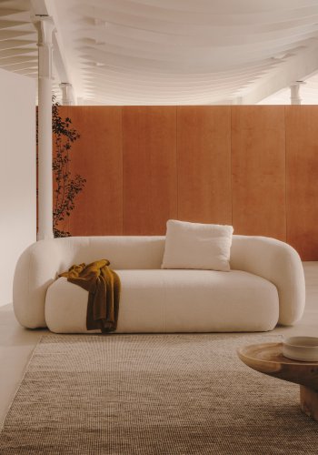 KAVE HOME Martina 3-seters sofa - off-white bouclé (246cm)