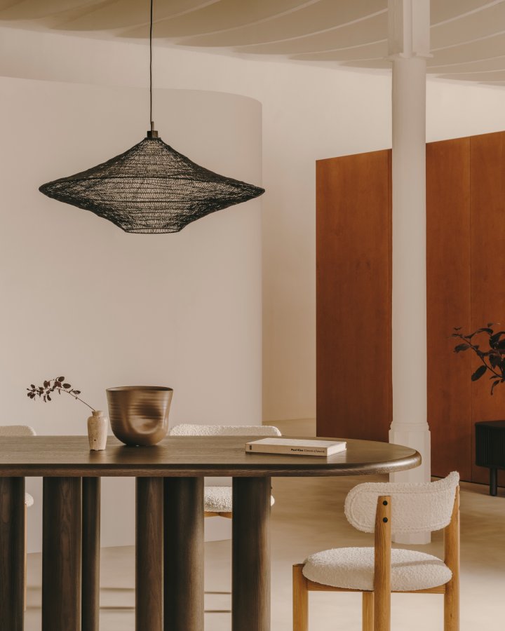 KAVE HOME Makai taklampe, organisk - svart metall (87)