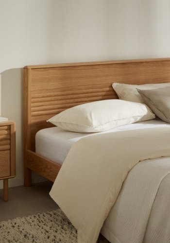 KAVE HOME Lenon sengeramme, med sengegavl og lameller - naturlig eik og eikefiner (180x200)