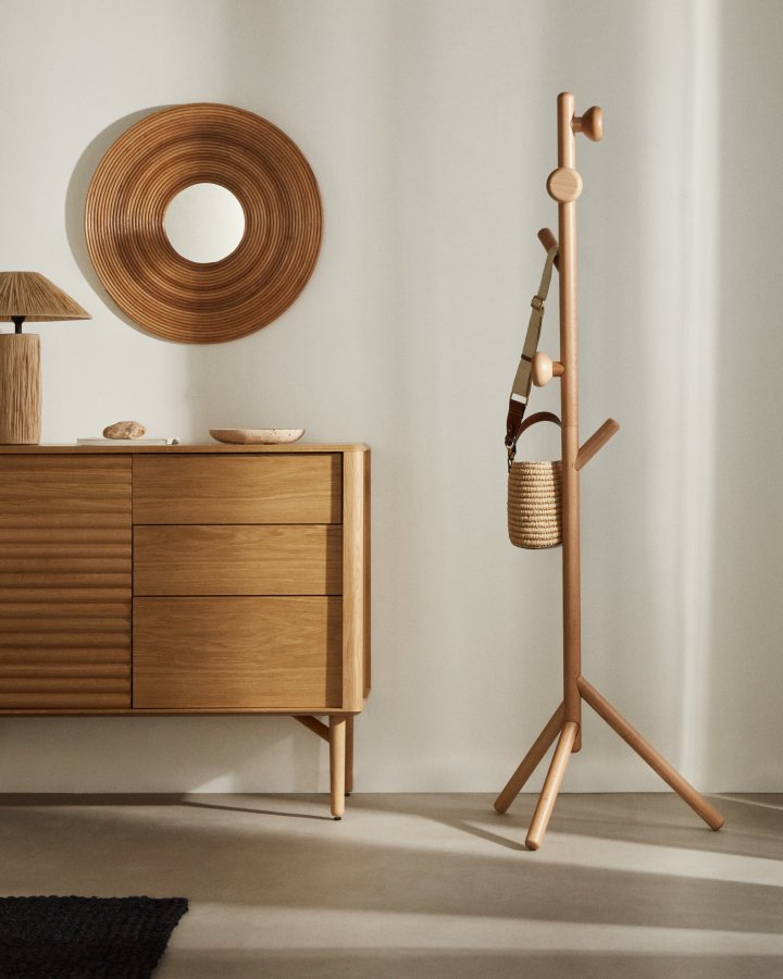 KAVE HOME Nadue klesstativ i heltre bk med naturlig finish 170 cm