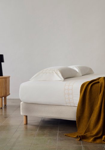 KAVE HOME Ofelia sengebunn - beige avtagbart trekk og bketre (for en madrass p 180x200 cm)