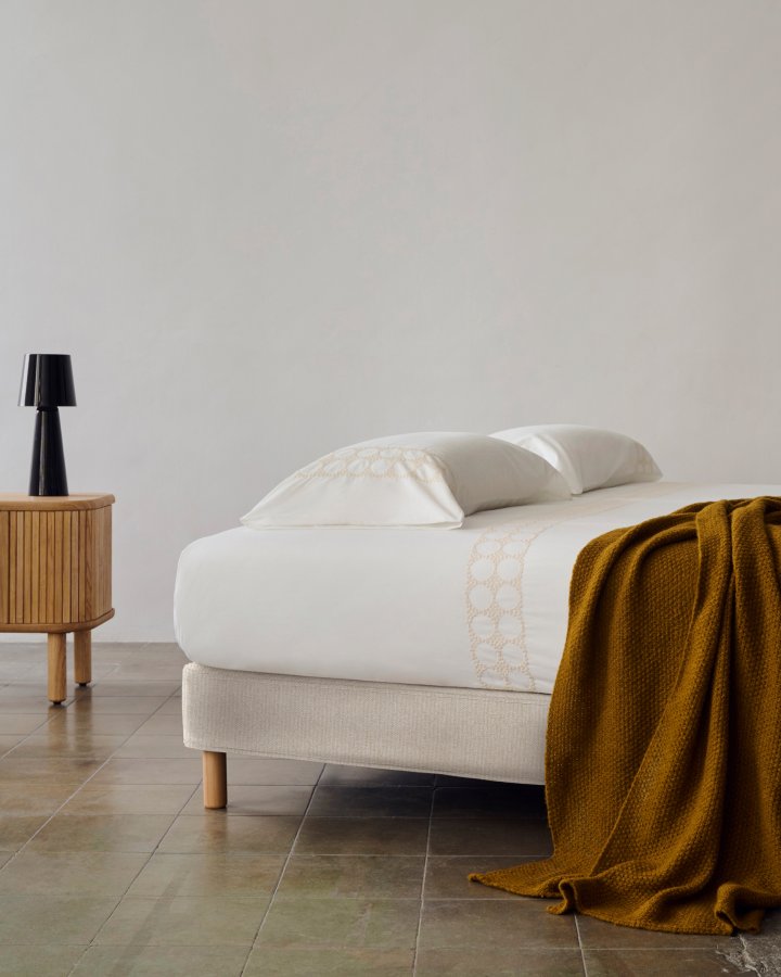 KAVE HOME Ofelia sengebunn - beige avtagbart trekk og bketre (for en madrass p 180x200 cm)