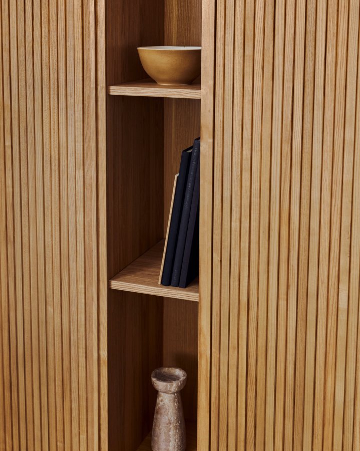 KAVE HOME Mailen skap, m. 2 drer og 2 hyller - finér i naturlig ask