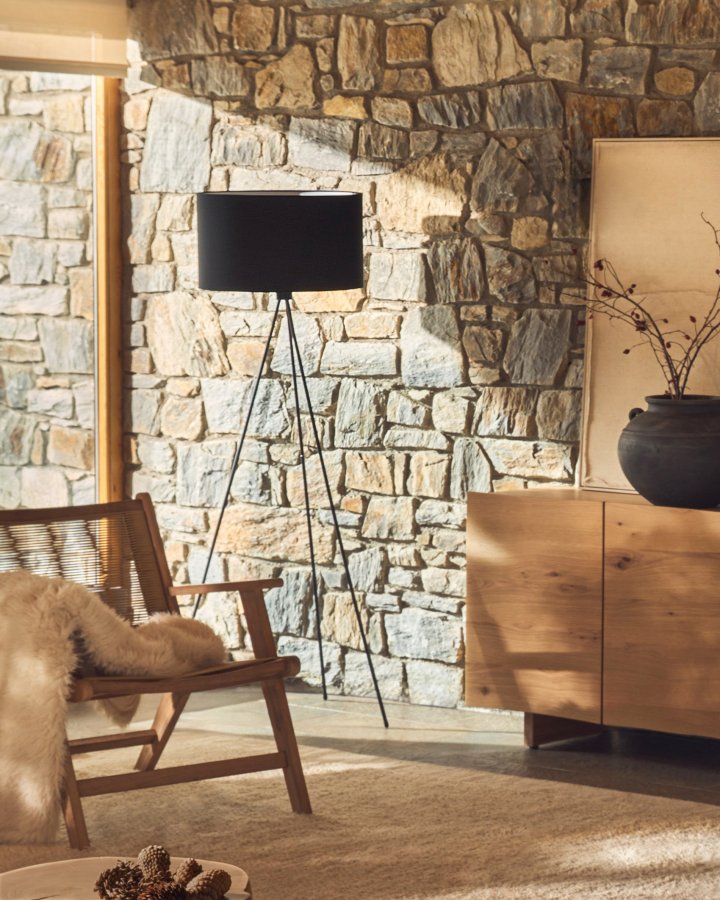 KAVE HOME Ikia gulvlampe - svart bomull/polyester og sort metall