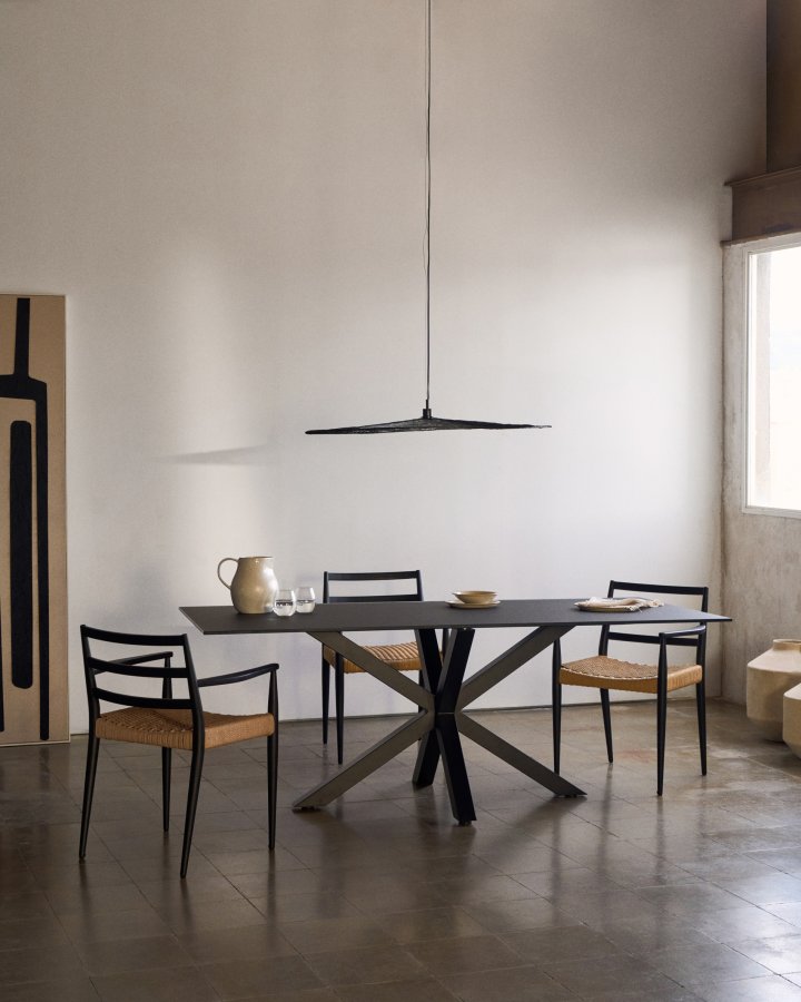 KAVE HOME Argo bord med svart glass og svarte stlben 180 x 190 cm