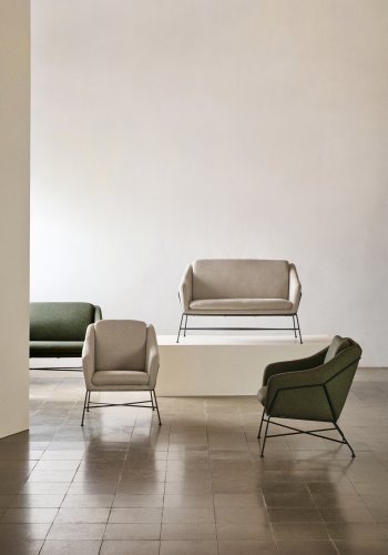 KAVE HOME Brida 2-manns sofa - beige stoff og sort stl