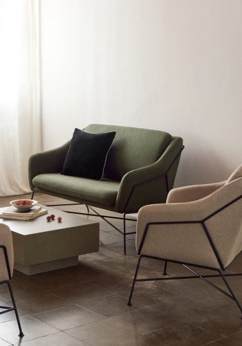 KAVE HOME Brida 2-manns sofa - grnt stoff og sort stl