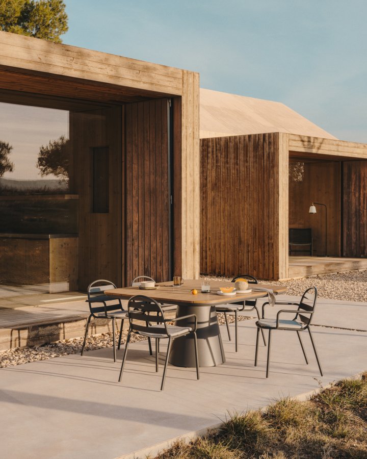 KAVE HOME Joncols hagestol, med armlener, stabelbar - gr aluminium