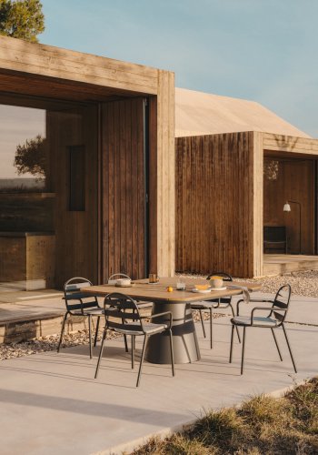 KAVE HOME Tudon hagebord, firkantet - teak og gr aluminium (148x148)