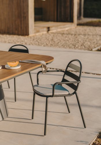 KAVE HOME Joncols hagestol, med armlener, stabelbar - gr aluminium