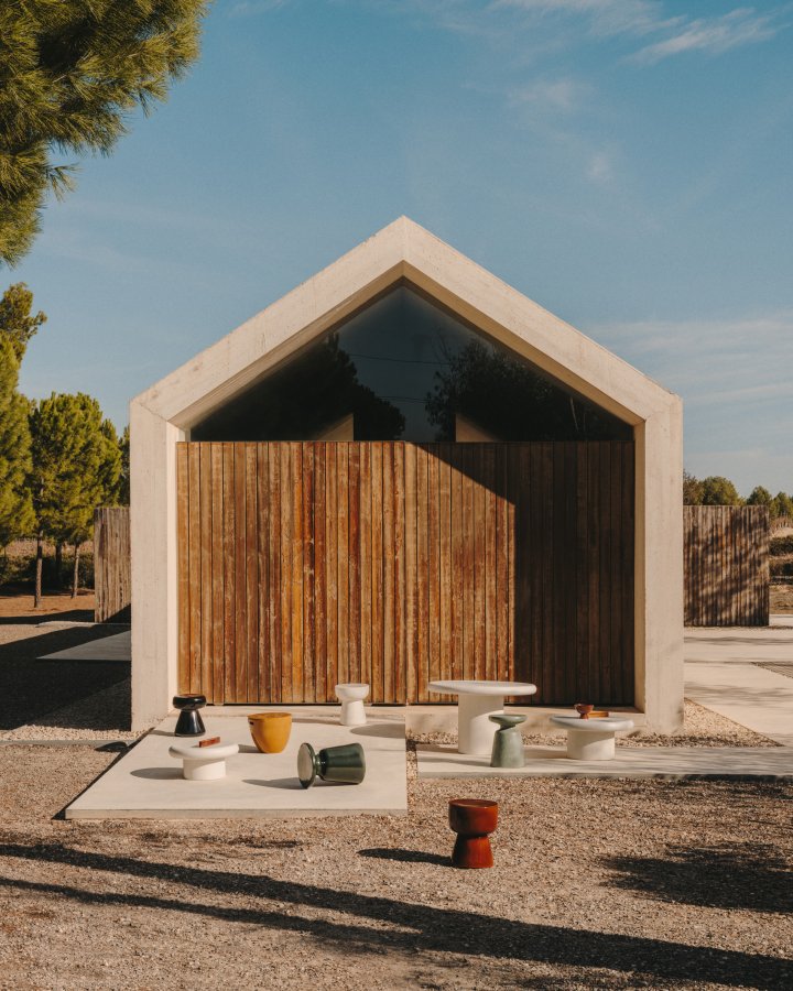 KAVE HOME Pada utendrs sidebord, rundt - hvit terrazzosement (40)