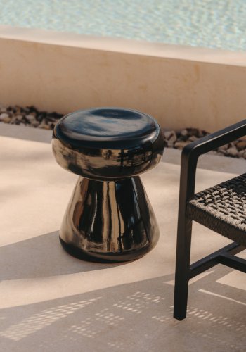 KAVE HOME Manya utendrs lounge sidebord, rundt - svart sementkeramikk (38)