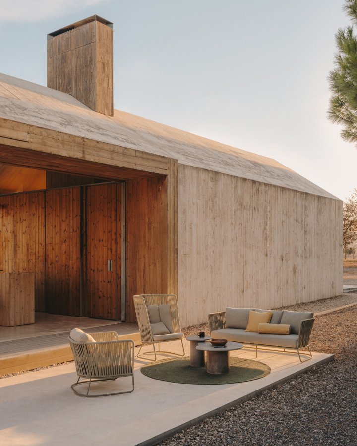 KAVE HOME Saconca utendrs lenestol, med armlener - grnn snor og stl