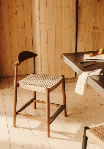 KAVE HOME Nina barkrakk, m ryggsttte og fotsttte - beige tau og valnttfinish akasietre (H:62)