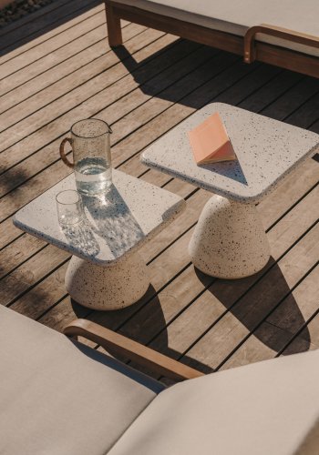 KAVE HOME Saura salongbord i hvit terrazzo med hvit terrazzoplate 32 x 48 x 48