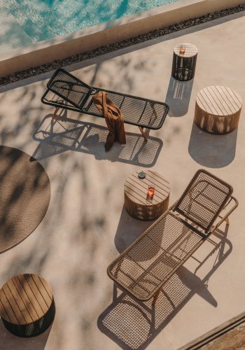 KAVE HOME Dandara fluktstol - beige streng, akasietre og stlkonstruksjon (195x63)