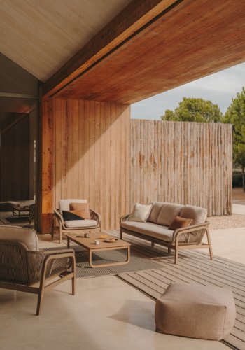 KAVE HOME Vellana utendrs salongsett, m. 3-manns sofa, 2 lenestoler, 1 salongbord - akasietre (sett med 4)