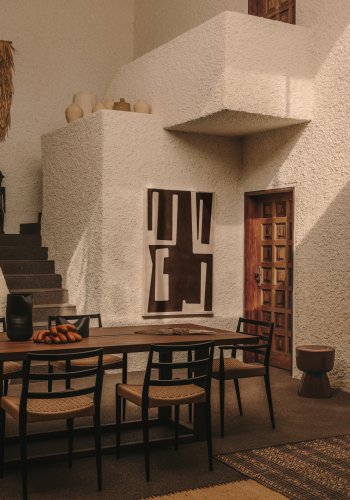 KAVE HOME Analy spisestuestol - naturlig tau og svart eik