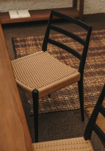 KAVE HOME Analy spisestuestol - naturlig tau og svart eik