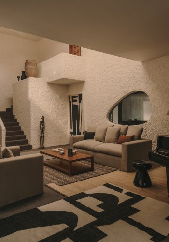 KAVE HOME Sashi sofabord, m. 1 hylle - naturlig teak (150x70)