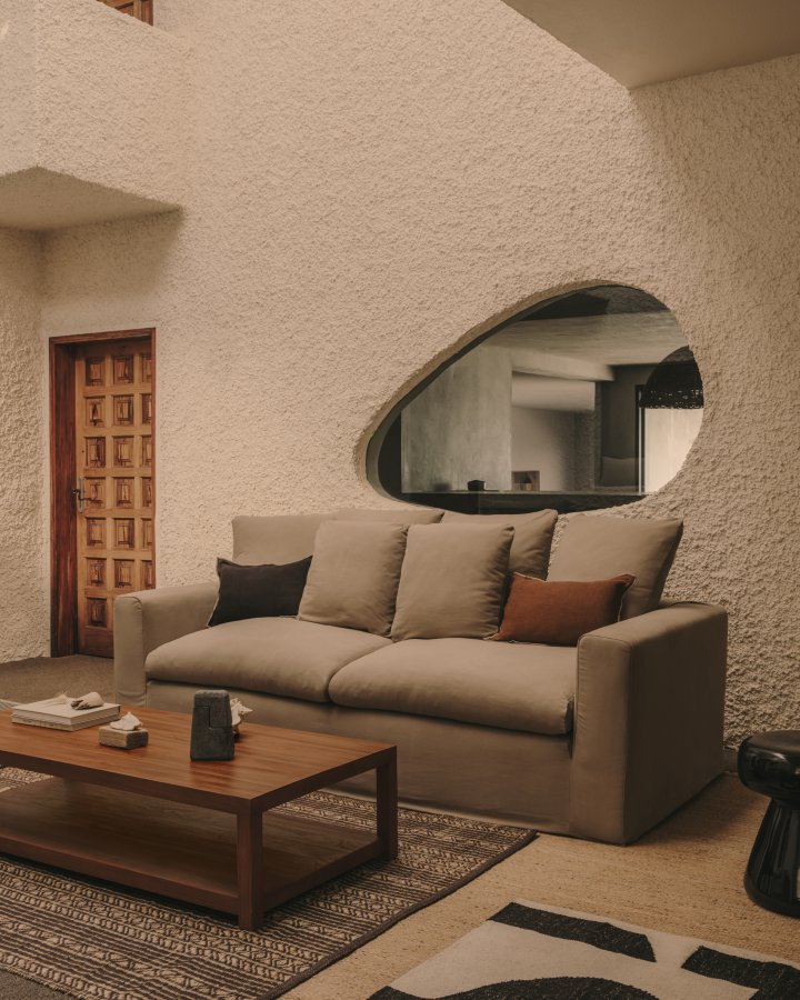 KAVE HOME Nora 3-manns sofa, med armlener og avtagbart trekk - taupe lin og bomull (B:240)