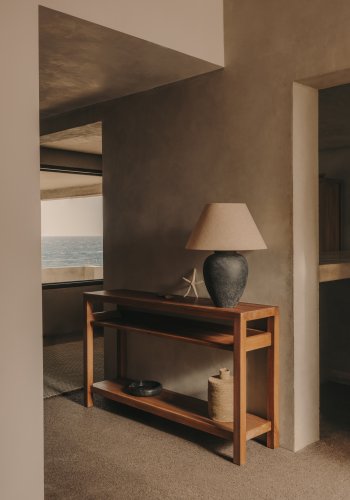 KAVE HOME Sashi konsolbord, m. 2 hyller - naturlig teak (140x80)