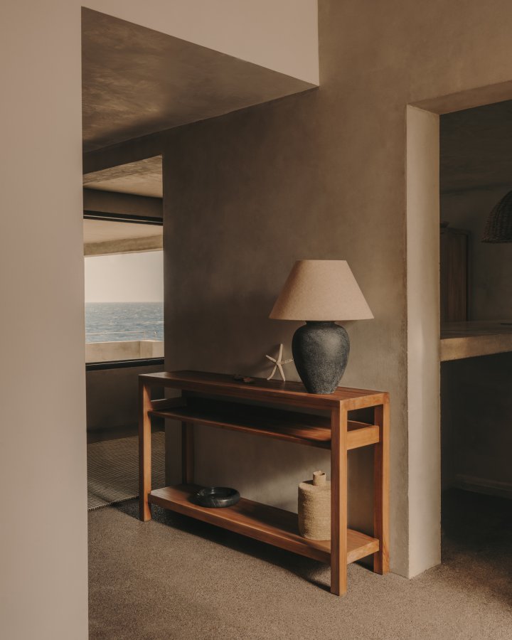 KAVE HOME Sashi konsolbord, m. 2 hyller - naturlig teak (140x80)