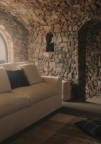 KAVE HOME Nora 4-manns sofa, med armlener og avtagbart trekk - taupe lin og bomull (B:340)