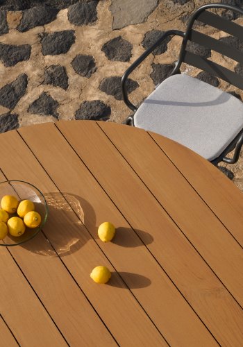 KAVE HOME Tudon hagebord, rundt - teak og gr aluminium (120)