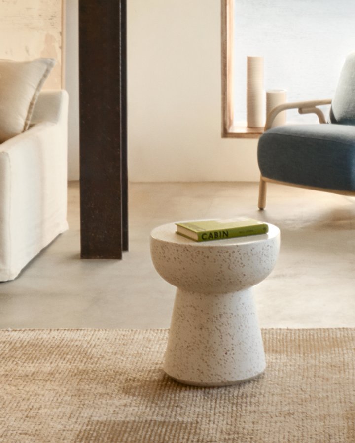 KAVE HOME Pada utendrs sidebord, rundt - hvit terrazzosement (40)