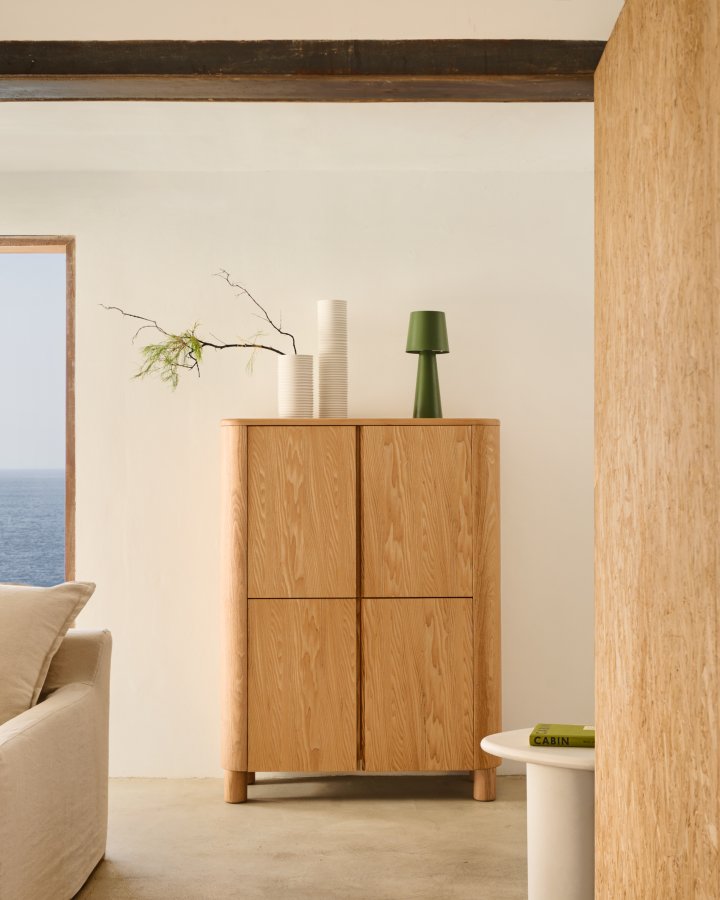 KAVE HOME Salaya hy skjenk i askfiner, 100 x 134 cm