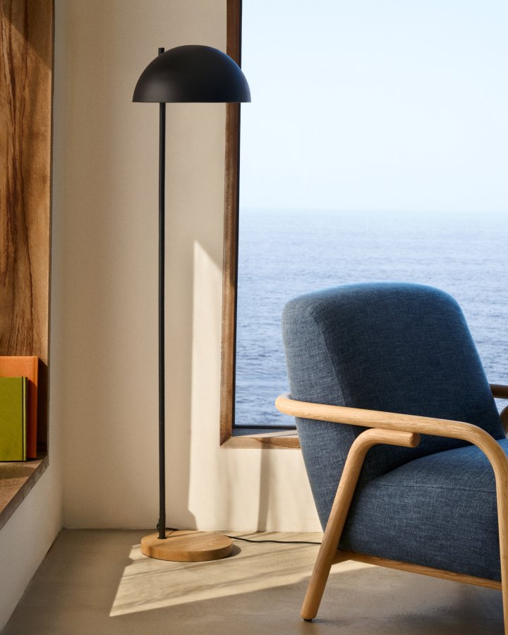 KAVE HOME Catlar gulvlampe i ask og metall i grnnmalt utfrelse