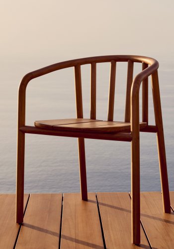 KAVE HOME Turqueta hagestol, med armlener, stablebar - naturlig teak