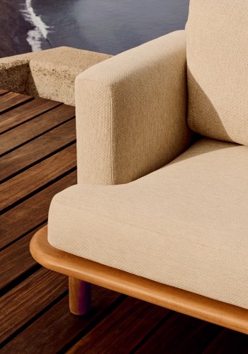 KAVE HOME Turqueta 3-sits soffa av massiv teak 230 cm FSC 100%.