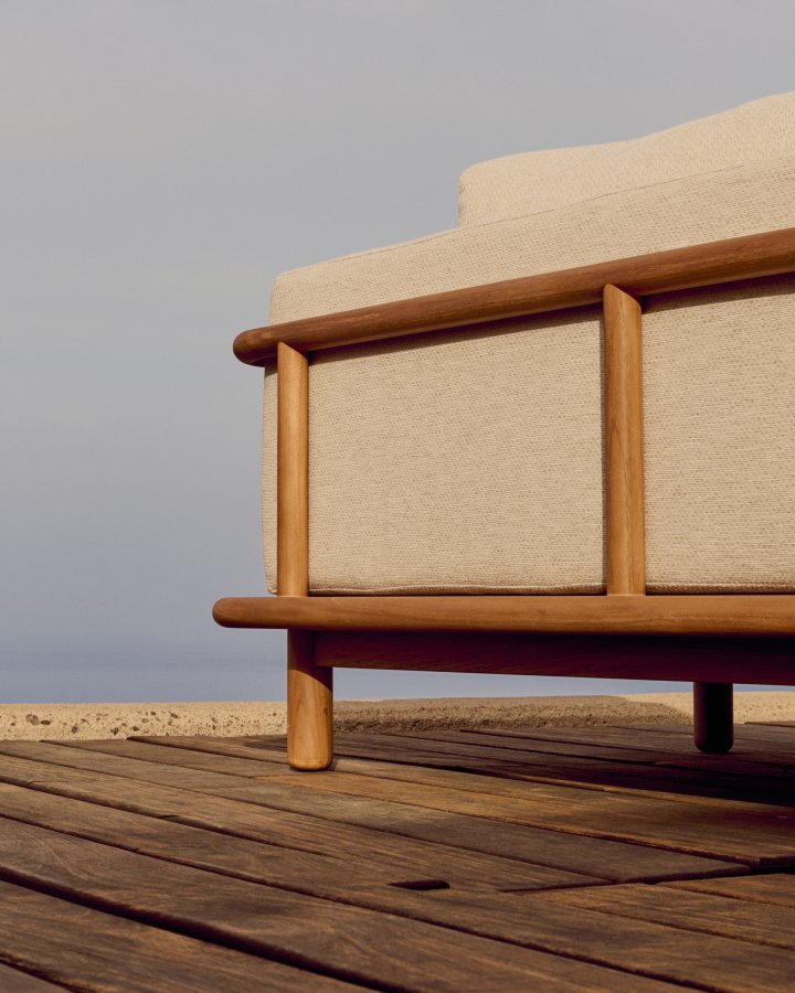 KAVE HOME Turqueta 3-sits soffa av massiv teak 230 cm FSC 100%.