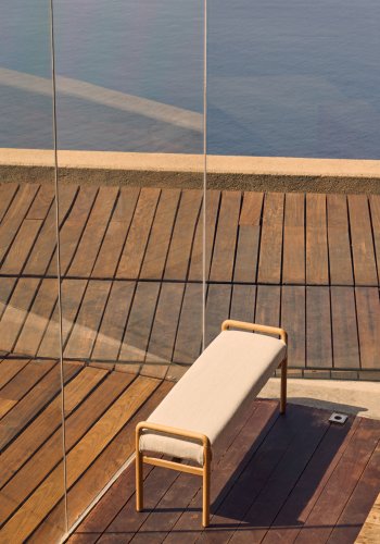 KAVE HOME Macaret-benk med avtakbart trekk heltre eik med naturlig finish 120 cm FSC Mix Credi