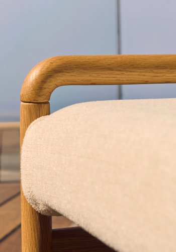 KAVE HOME Macaret-benk med avtakbart trekk heltre eik med naturlig finish 120 cm FSC Mix Credi