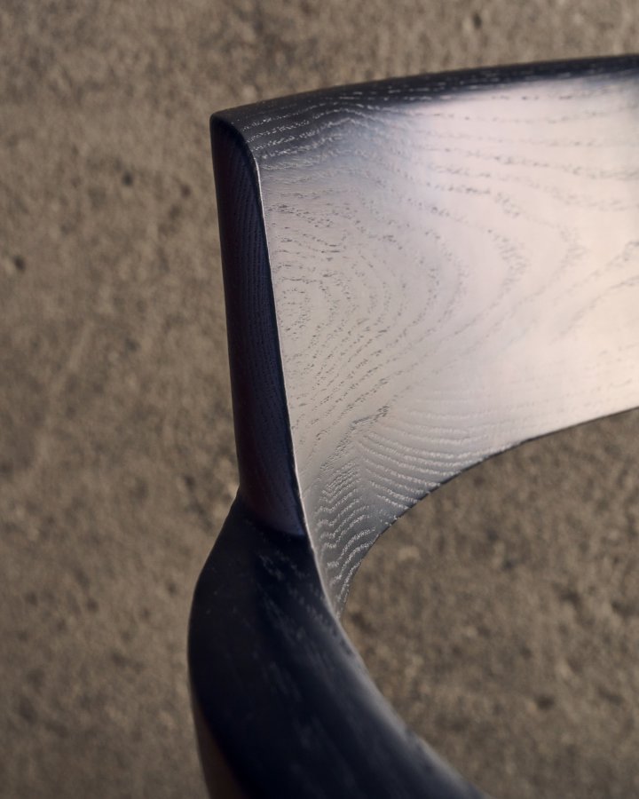 KAVE HOME Alocs stoltrekk i beige chenille heltre eik svart finish FSC Mix Credit