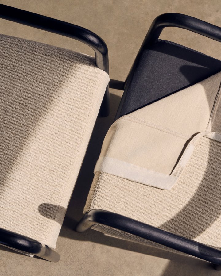 KAVE HOME Falconera stol med avtakbart trekk i heltre eik med sort finish FSC Mix Credit