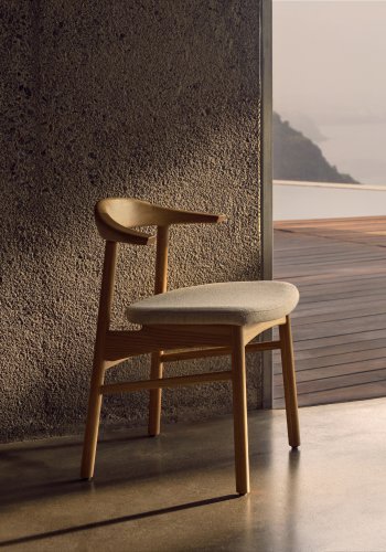 KAVE HOME Timons stoltrekk i beige chenille heltre eik naturlig finish FSC Mix Credi