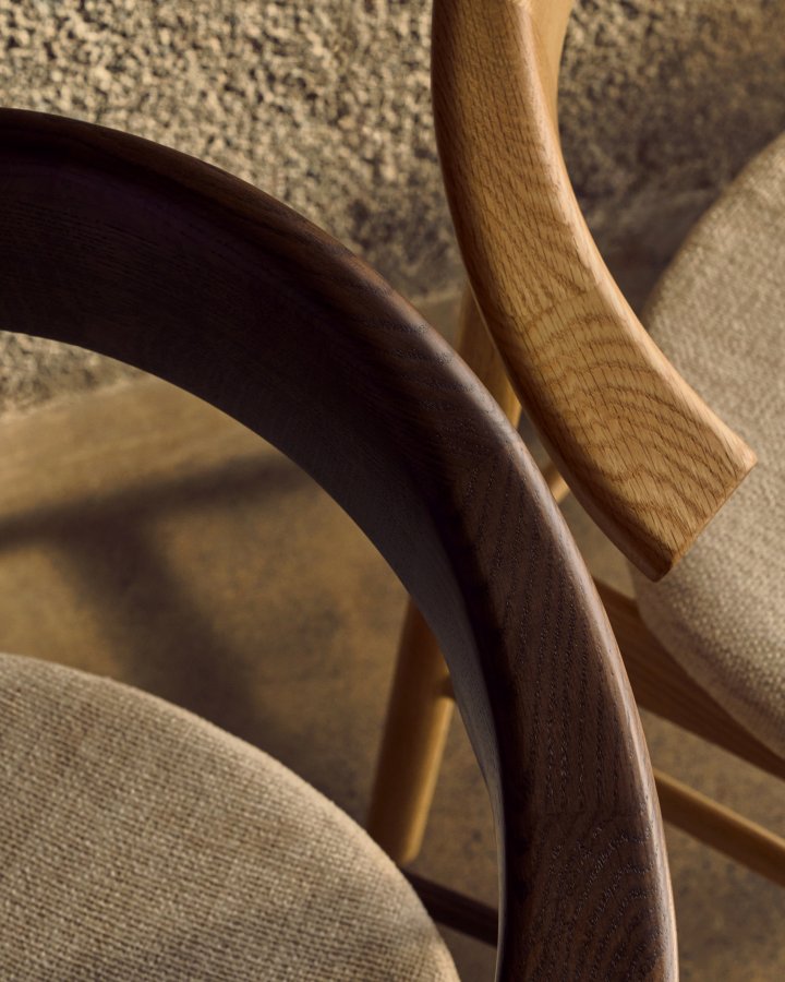 KAVE HOME Timons stoltrekk i beige chenille heltre eik naturlig finish FSC Mix Credi