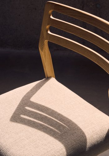 KAVE HOME Cudia stol avtagbart trekk i beige chenille heltre eik naturlig finish FSC Mix Credit