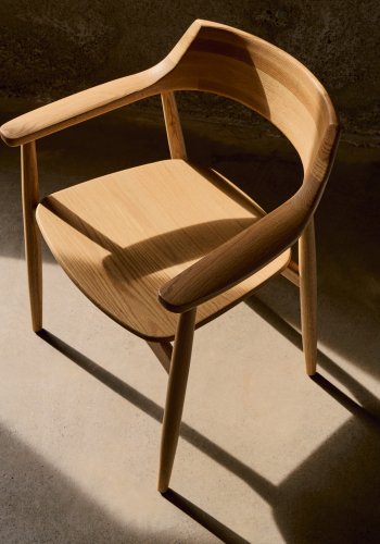 KAVE HOME Fondes stol i heltre eik med naturlig finish FSC Mix Credit