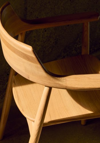 KAVE HOME Fondes stol i heltre eik med naturlig finish FSC Mix Credit